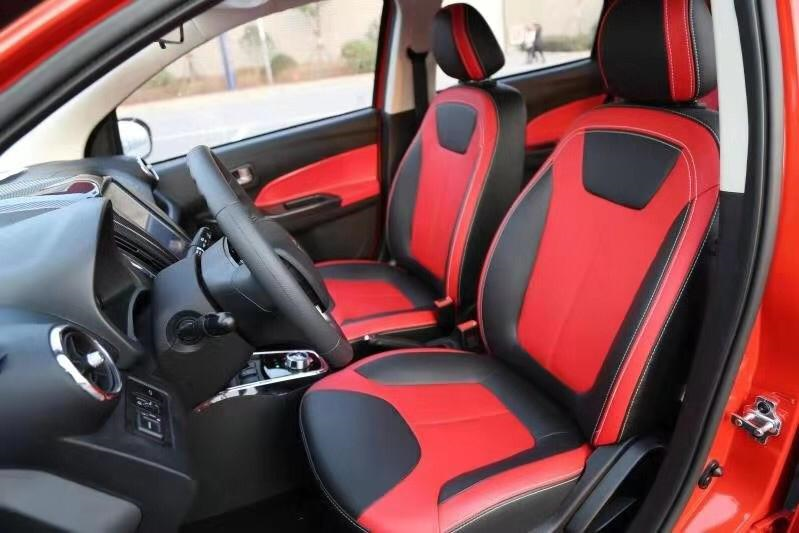 E2 Front seats.png